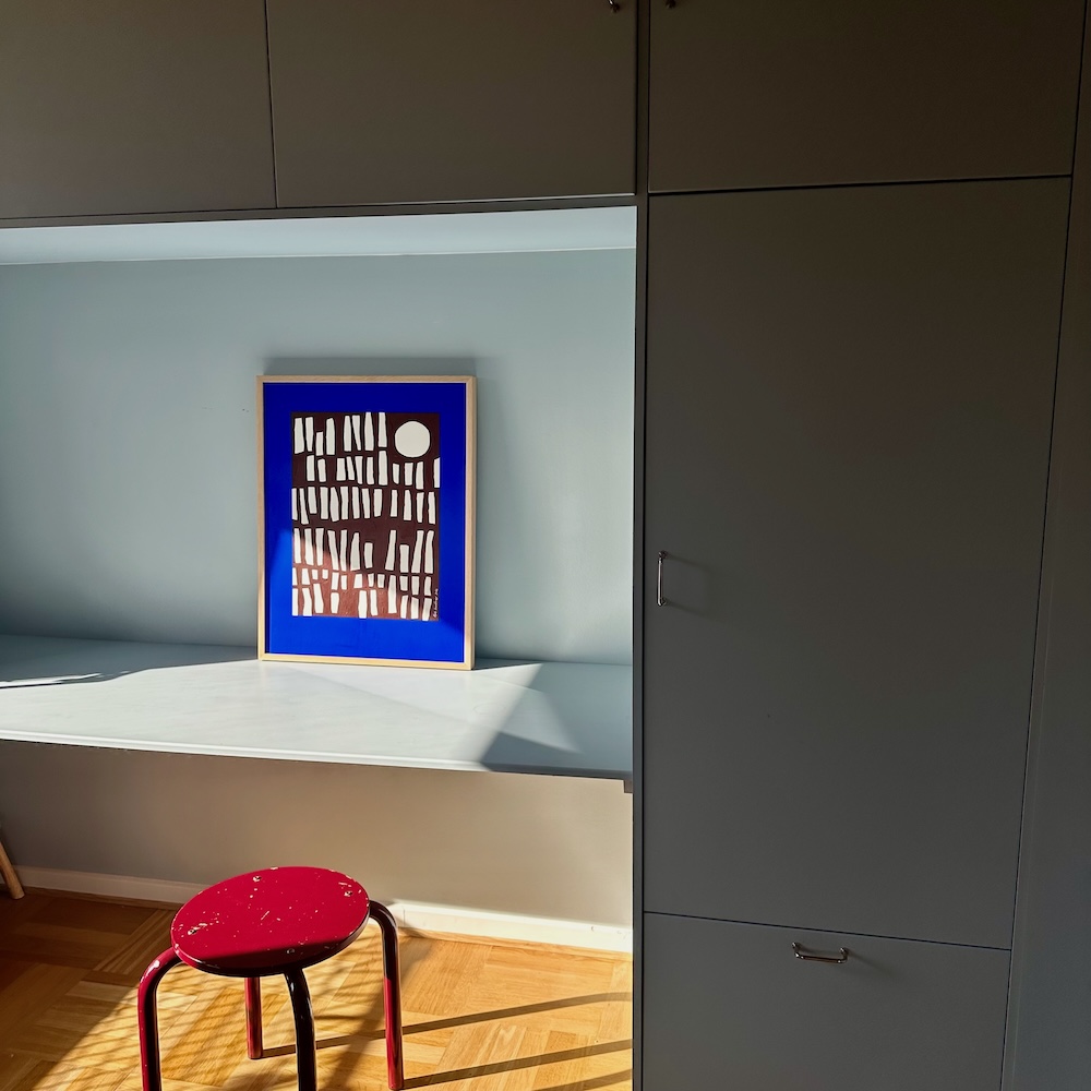 Originalt papirmaleri i bourdoux på ultramaring blaa baggrund